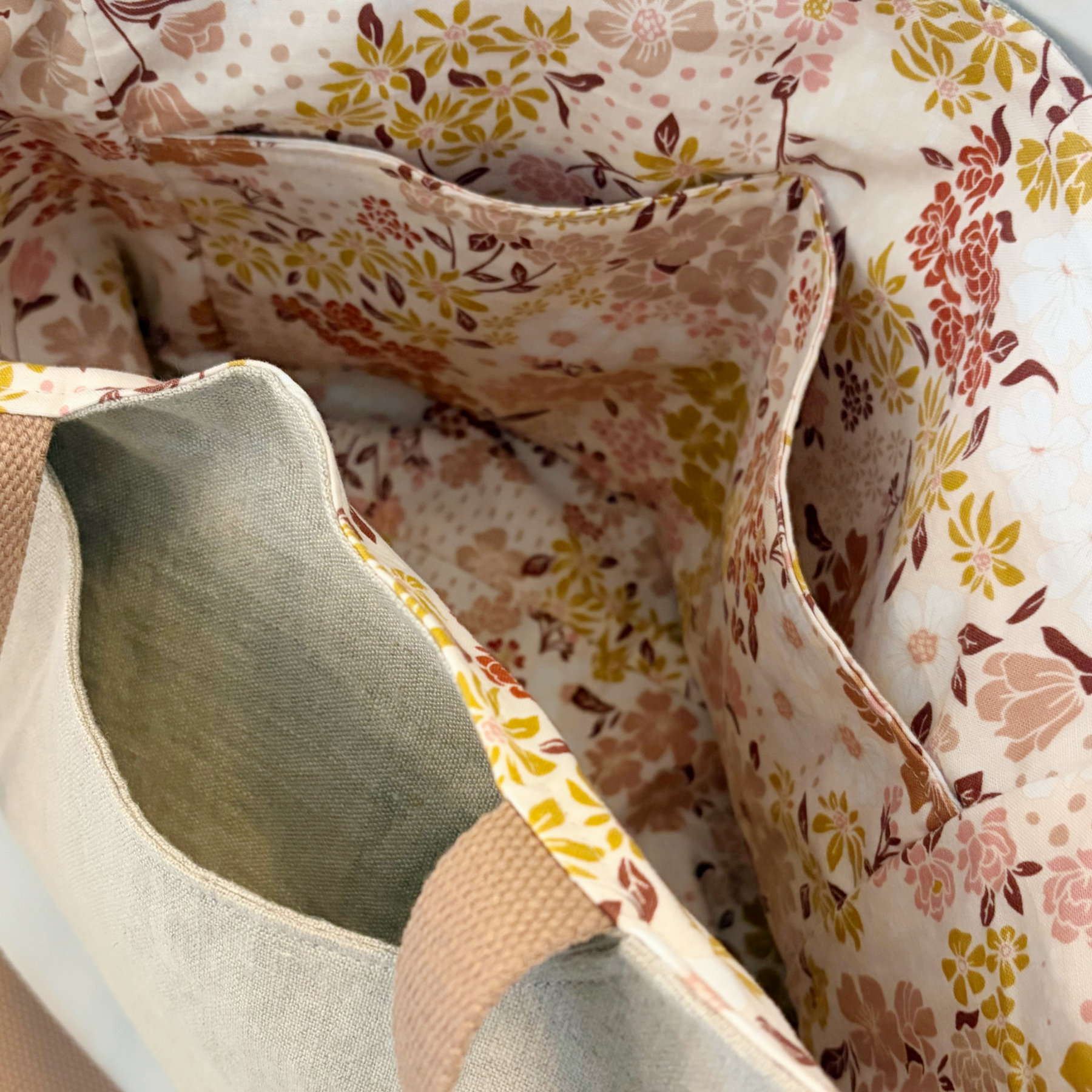 Linen Tote Bag with Rust Daisy Flower